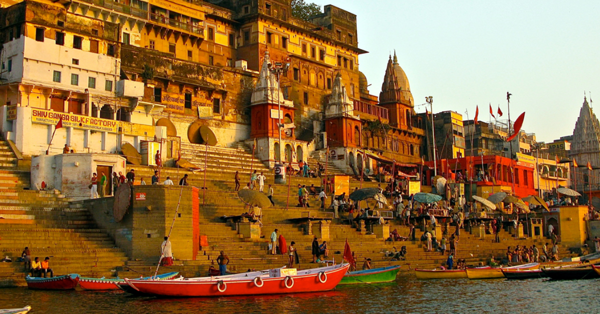 Why Choose a Local Travel Agency Like Kashi Wonders for Your Holy Pilgrimage?